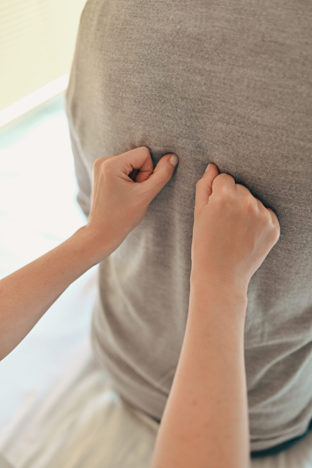 Point d'acupression pour réduire les allergies par Céline Hubert avec bye bye allergies