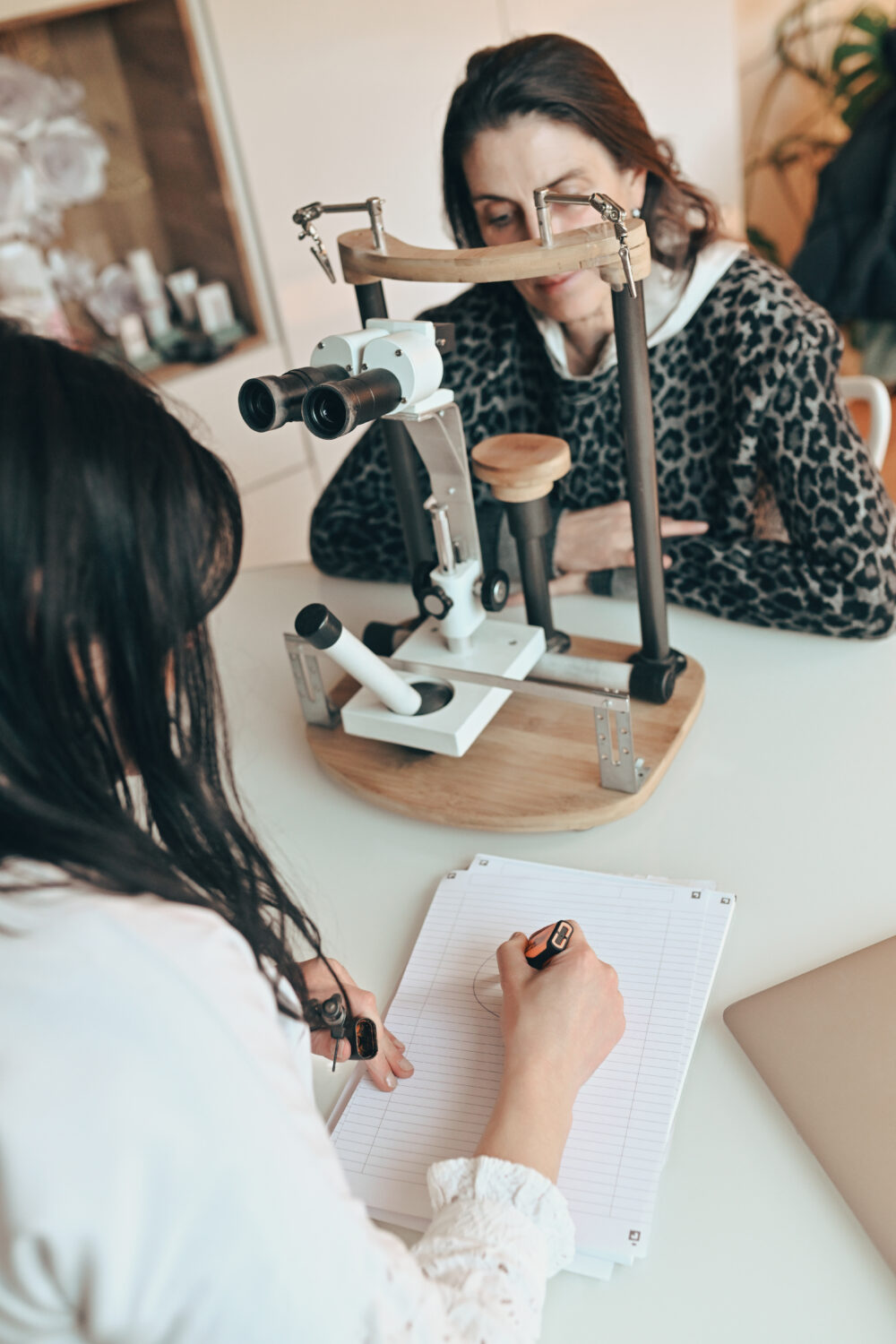 Analyse détaillée de l’iris par une naturopathe à Annecy pour un bilan naturopathique personnalisé